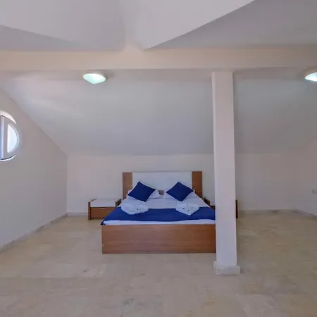 Yas Calis Villa *